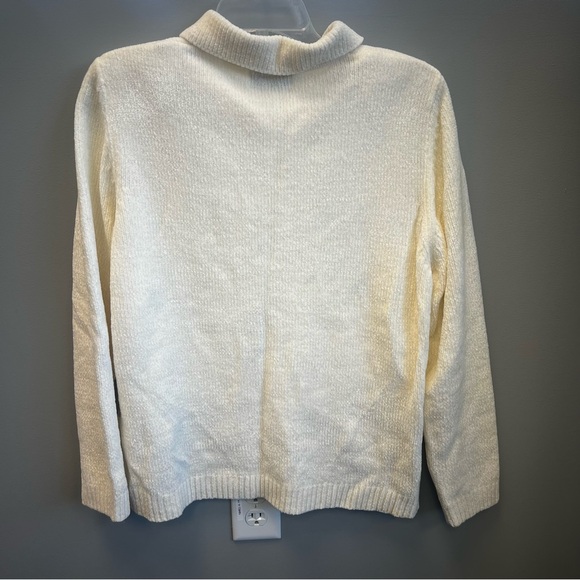 Vintage Alfred Dunner Cream Sweater with Embroidered Details - Picture 6 of 6